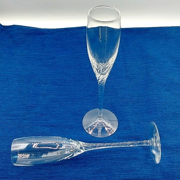 COPY- 2 Lenox Encore Clear Millennium Edition Champagne Flutes. Disc Pattern - Picture 3 of 10